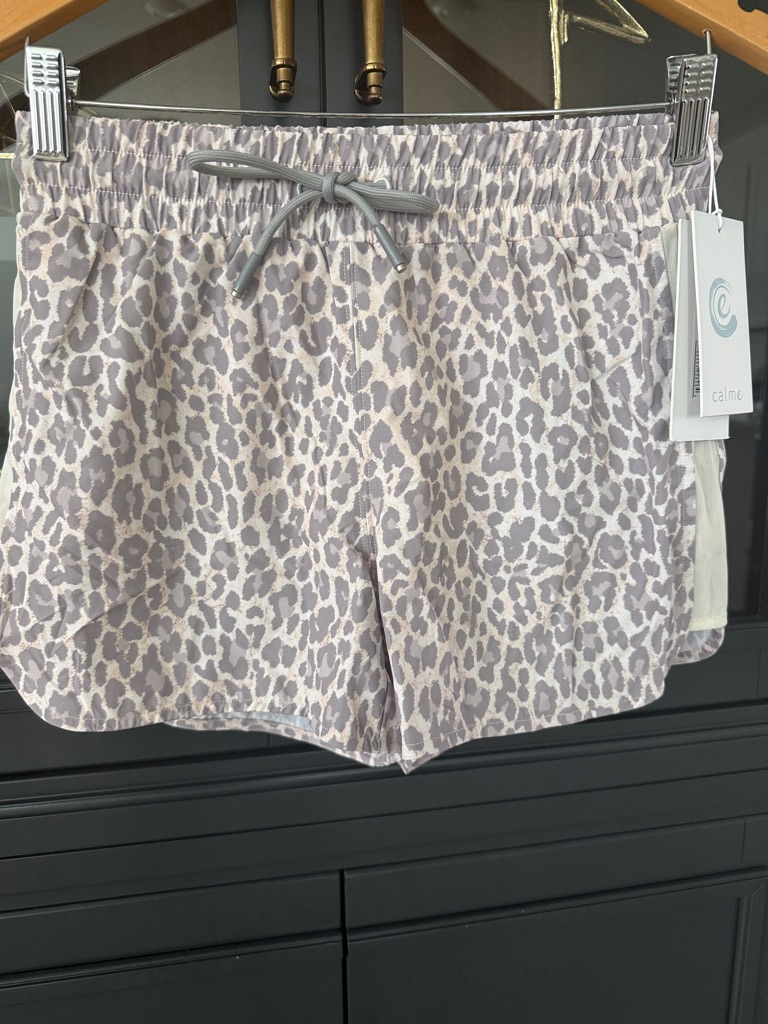 Calme Women's Grey Leopard Print Lounge Shorts